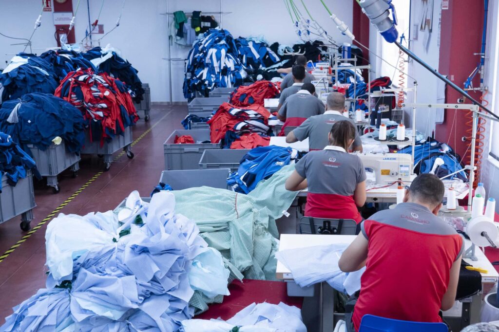 ropa laboral3 scaled 1